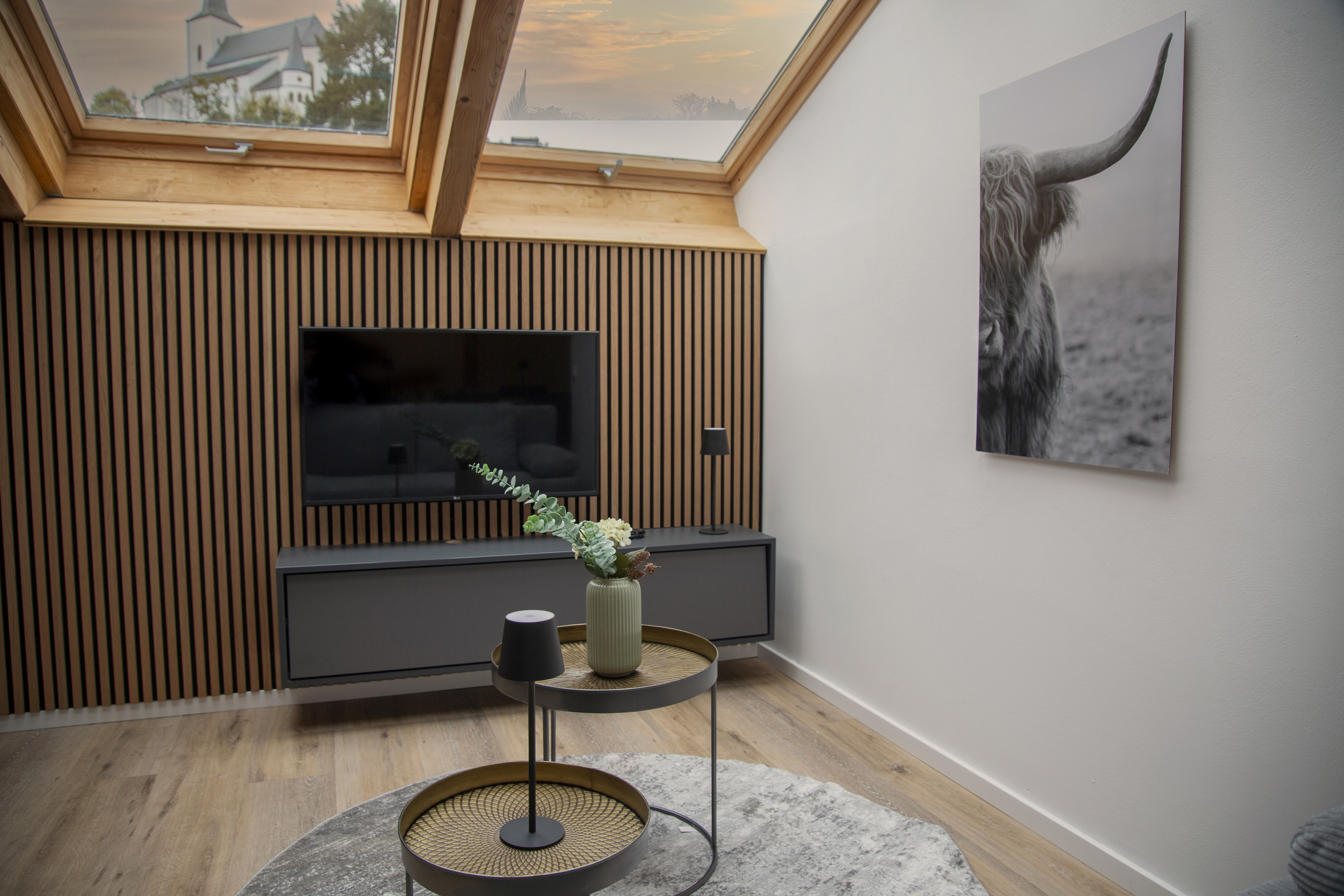 Wohnbereich mit Lamellenwand – Interior